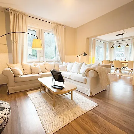 3 Apartments Fuer 2-12 Gaeste In Bad Wildbad, 10 Min Zur Sommerbergbahn Apartment