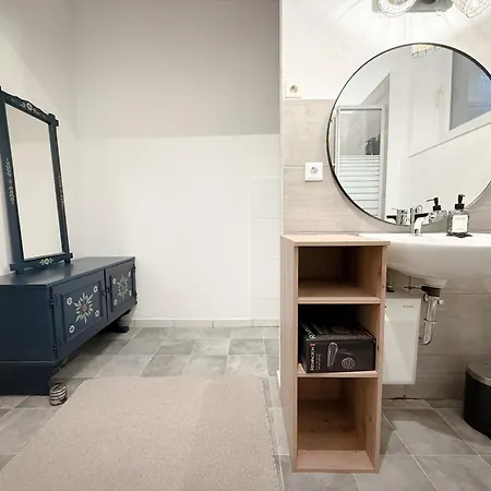 3 Apartments Fuer 2-12 Gaeste In Bad Wildbad, 10 Min Zur Sommerbergbahn Apartment *