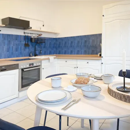 3 Apartments Fuer 2-12 Gaeste In Bad Wildbad, 10 Min Zur Sommerbergbahn Apartment *